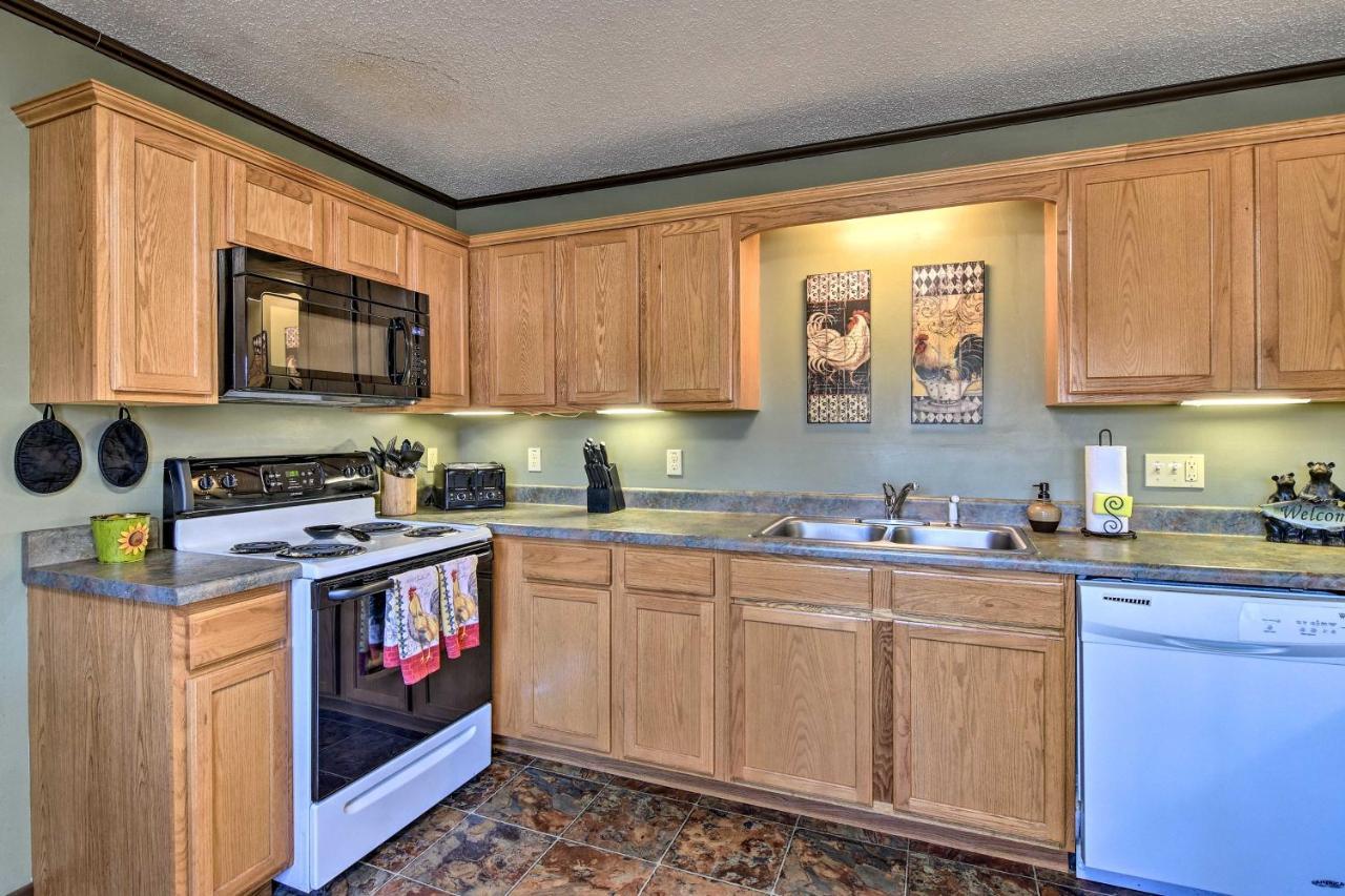 Natures Retreat With Hot Tub 7 Mi To Bryson City Whittier Exterior photo